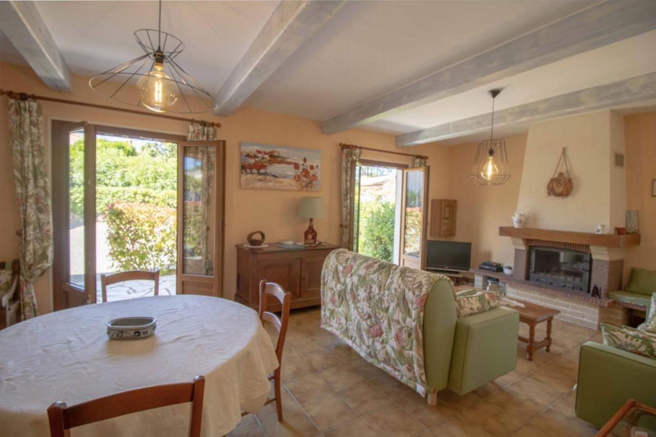 Large Spacious House In Frejus Exterior photo