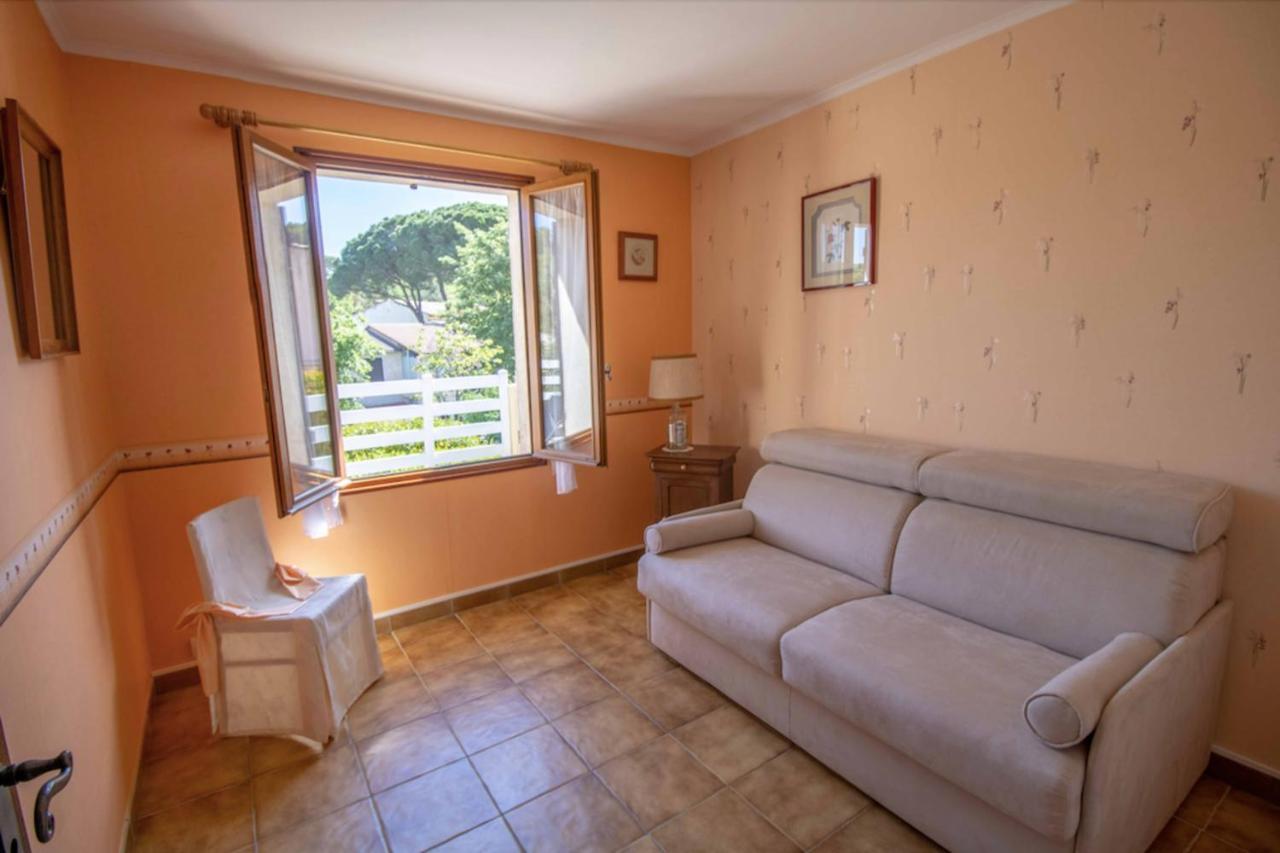 Large Spacious House In Frejus Exterior photo